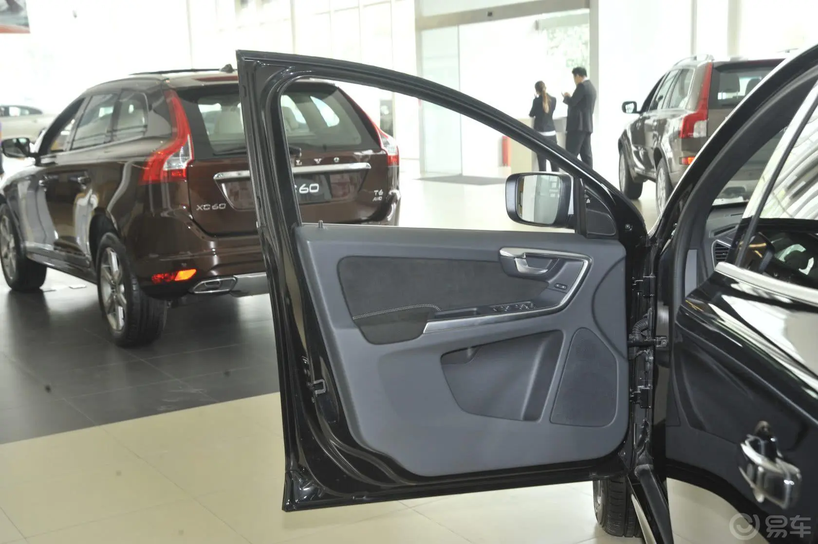 沃尔沃XC60(进口)T5 个性运动版驾驶员侧车门内门板