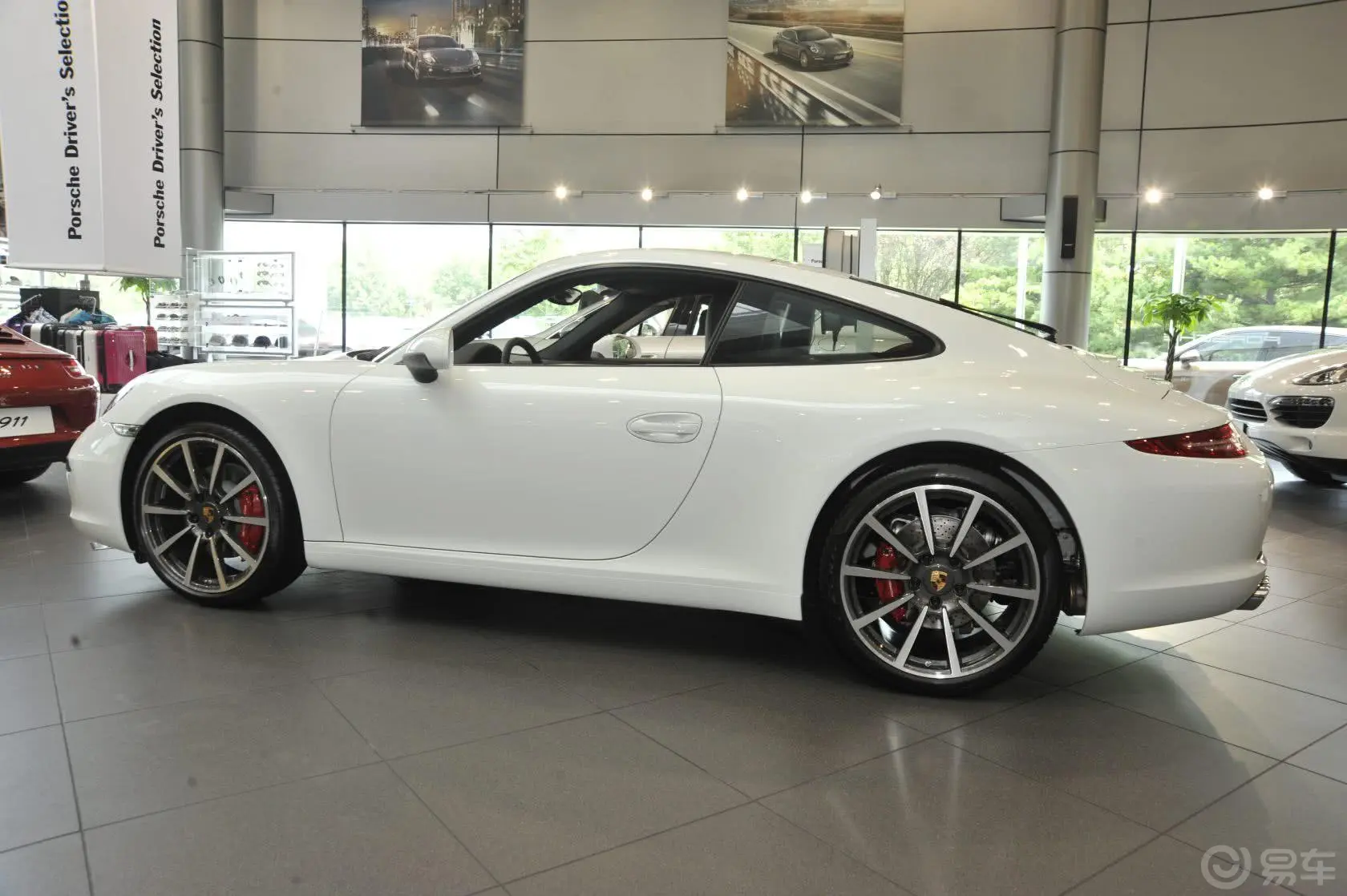 保时捷911Carrera S 3.8L正侧车头向左水平