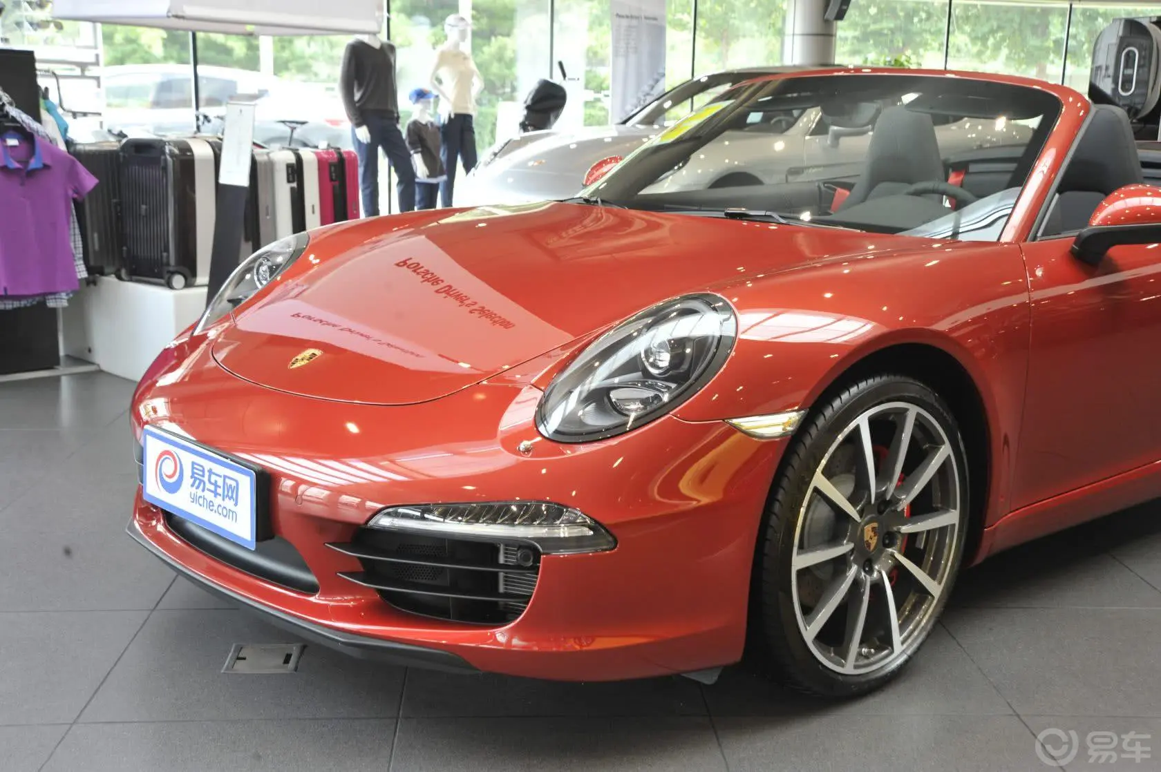 保时捷911Carrera S Cabriolet 3.8L车头局部