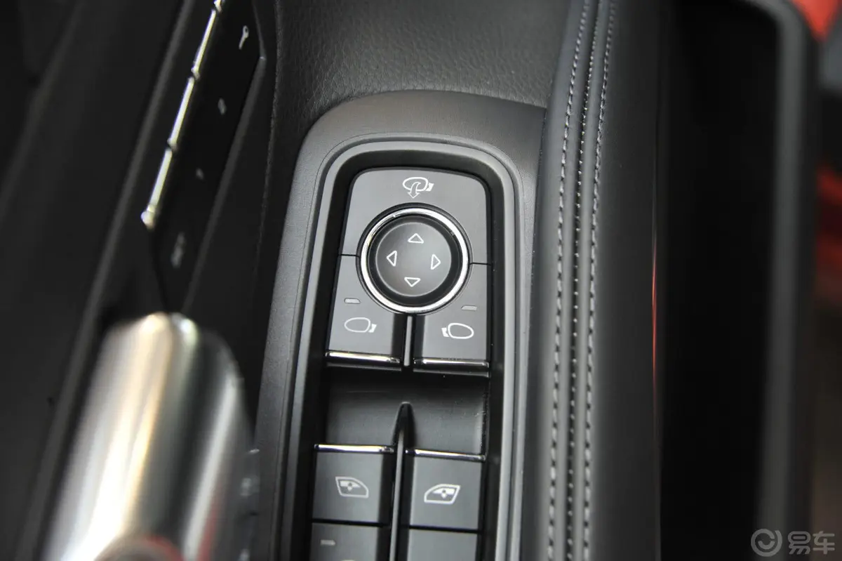 保时捷911Carrera S Cabriolet 3.8L外后视镜控制键