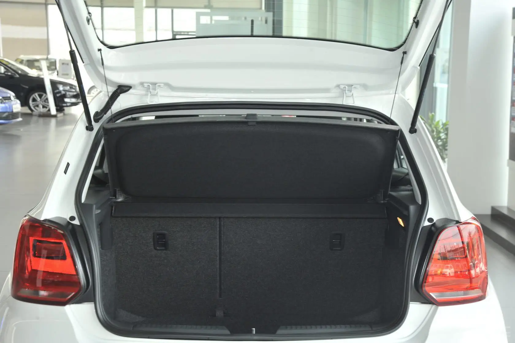 Polo1.6L 自动 舒适版行李箱空间