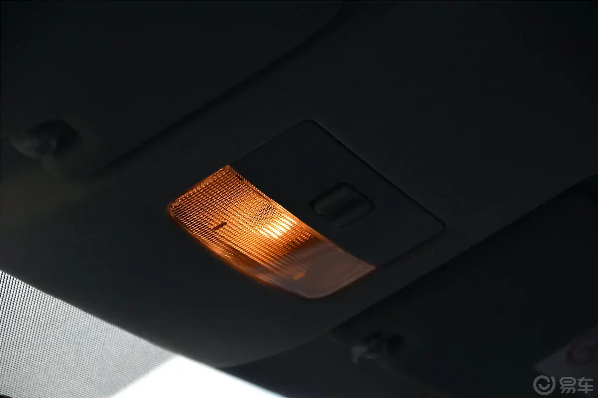 桑塔纳1.6L 自动 风尚版前排车顶中央控制区