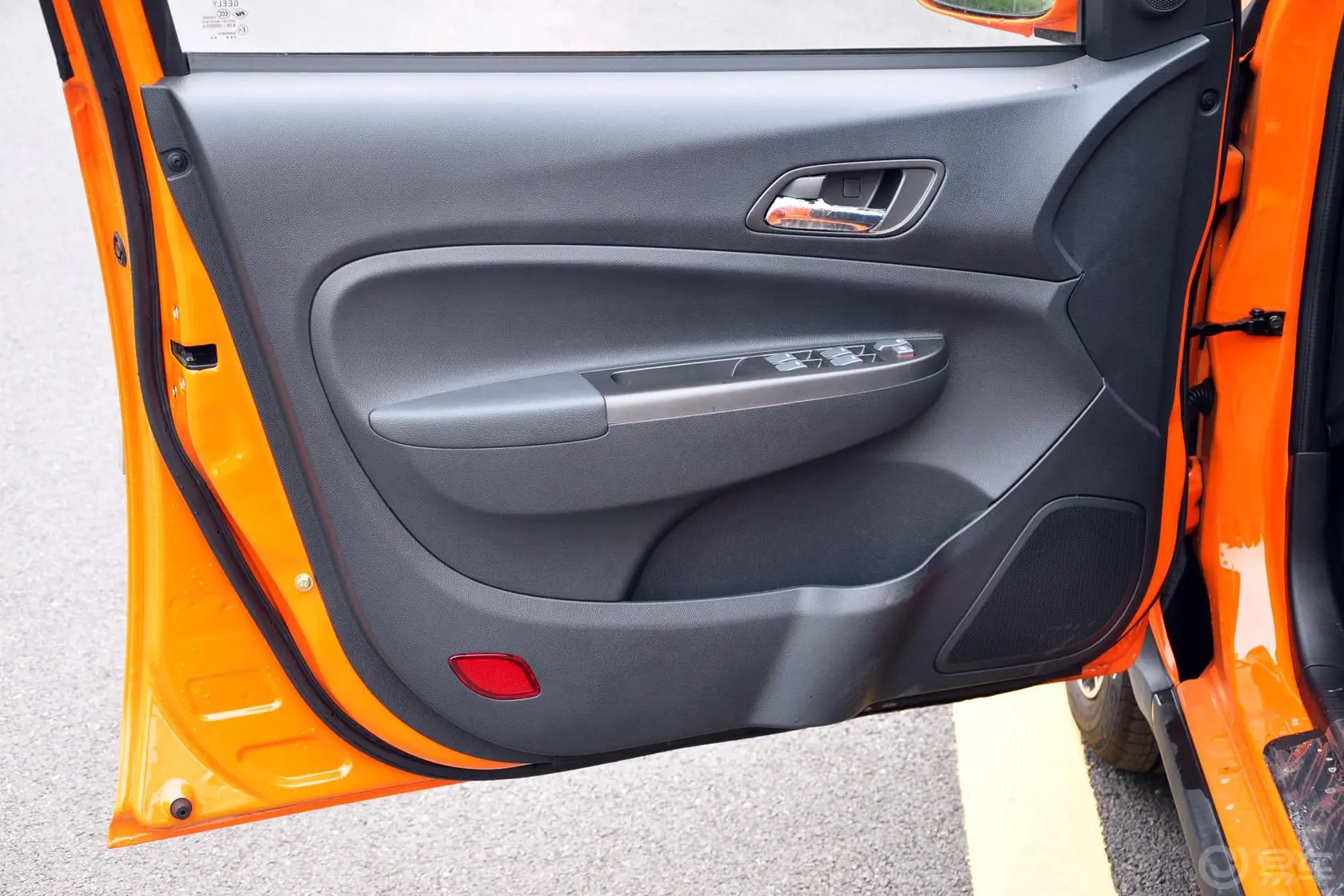 金刚CROSS 1.5L 手动 精英型驾驶员侧车门内门板