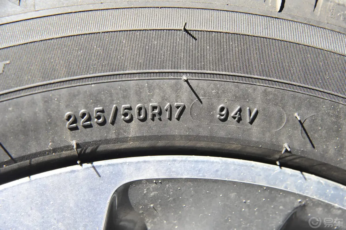 DS 5LS1.6T THP160 豪华版轮胎规格