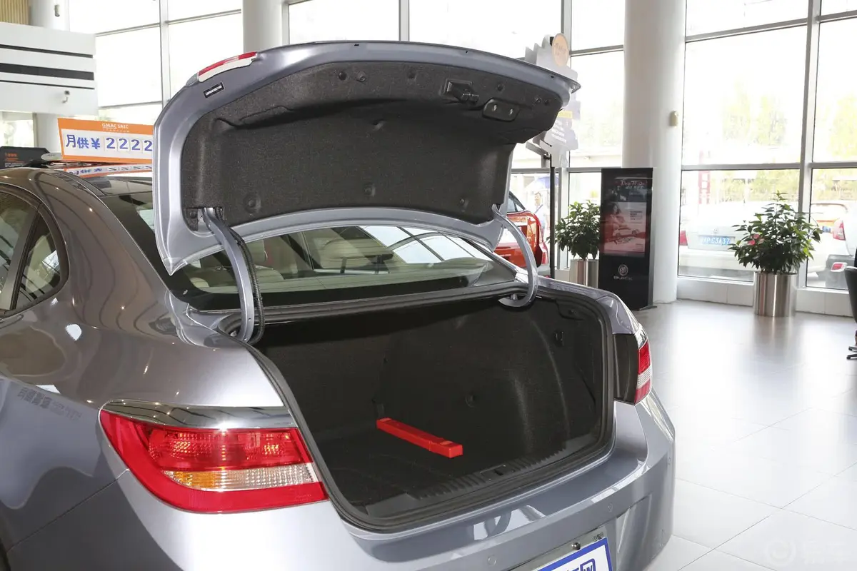 英朗GT 1.6L 手动 进取型行李厢开口范围