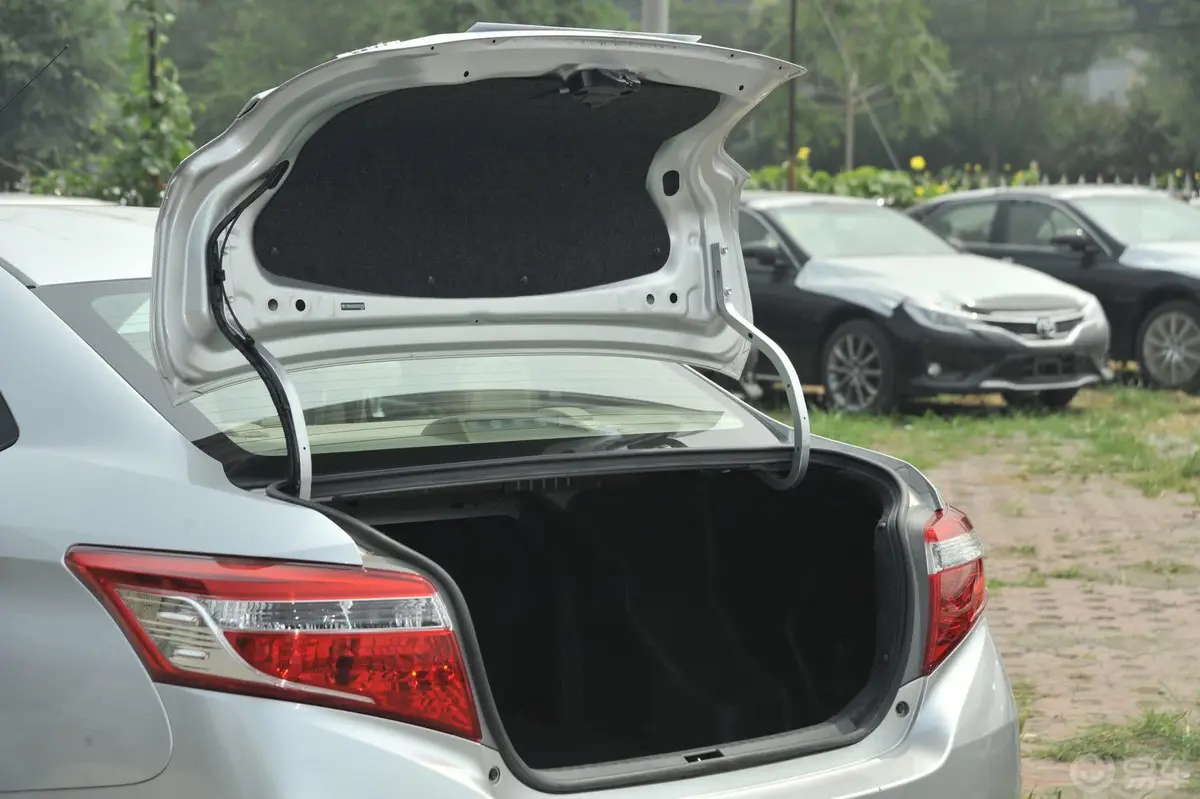 威驰1.5L 自动 智尊版行李厢开口范围
