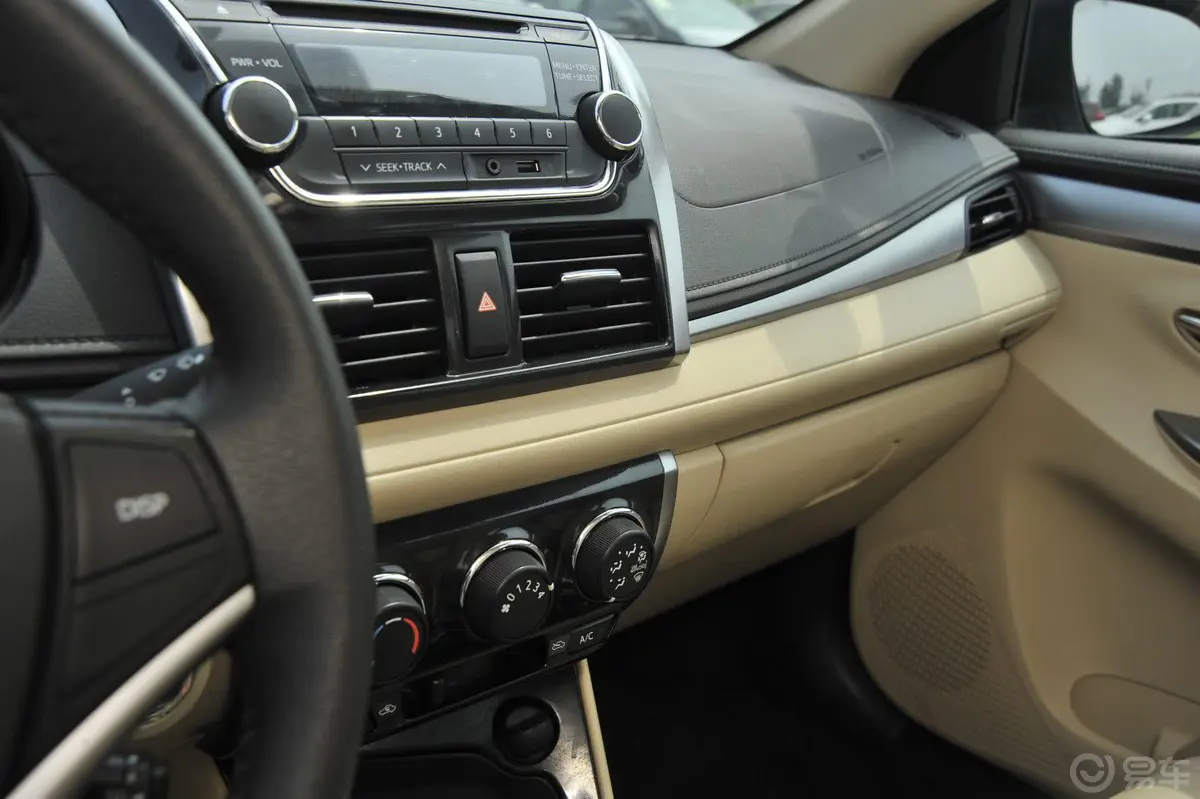 威驰1.5L 自动 智尊版中控台驾驶员方向