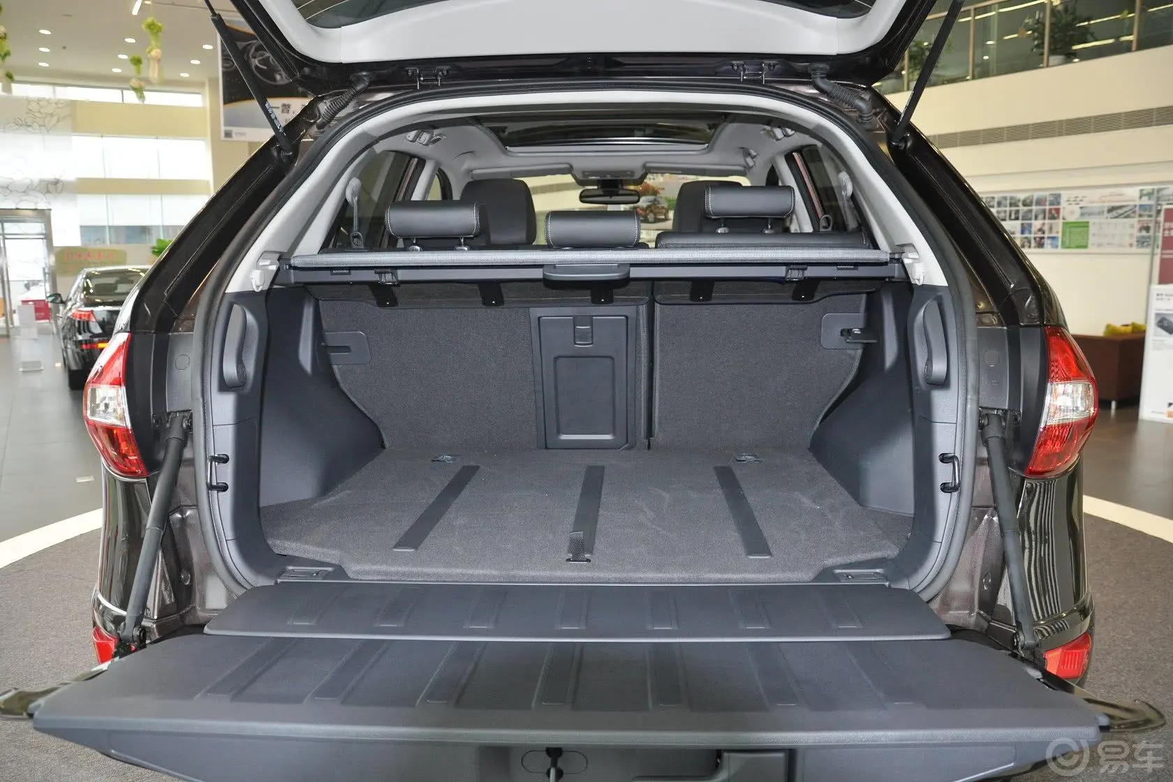 科雷傲(进口)2.5L 两驱 Touring限量版行李箱空间