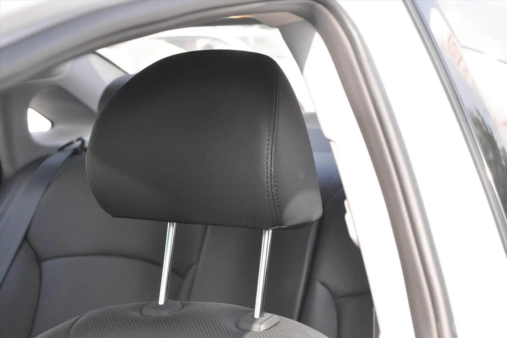 索纳塔2.4L 自动 GLX 豪华版 国五驾驶员头枕