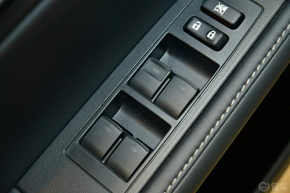 雷克萨斯ES300h 精英版车窗升降键