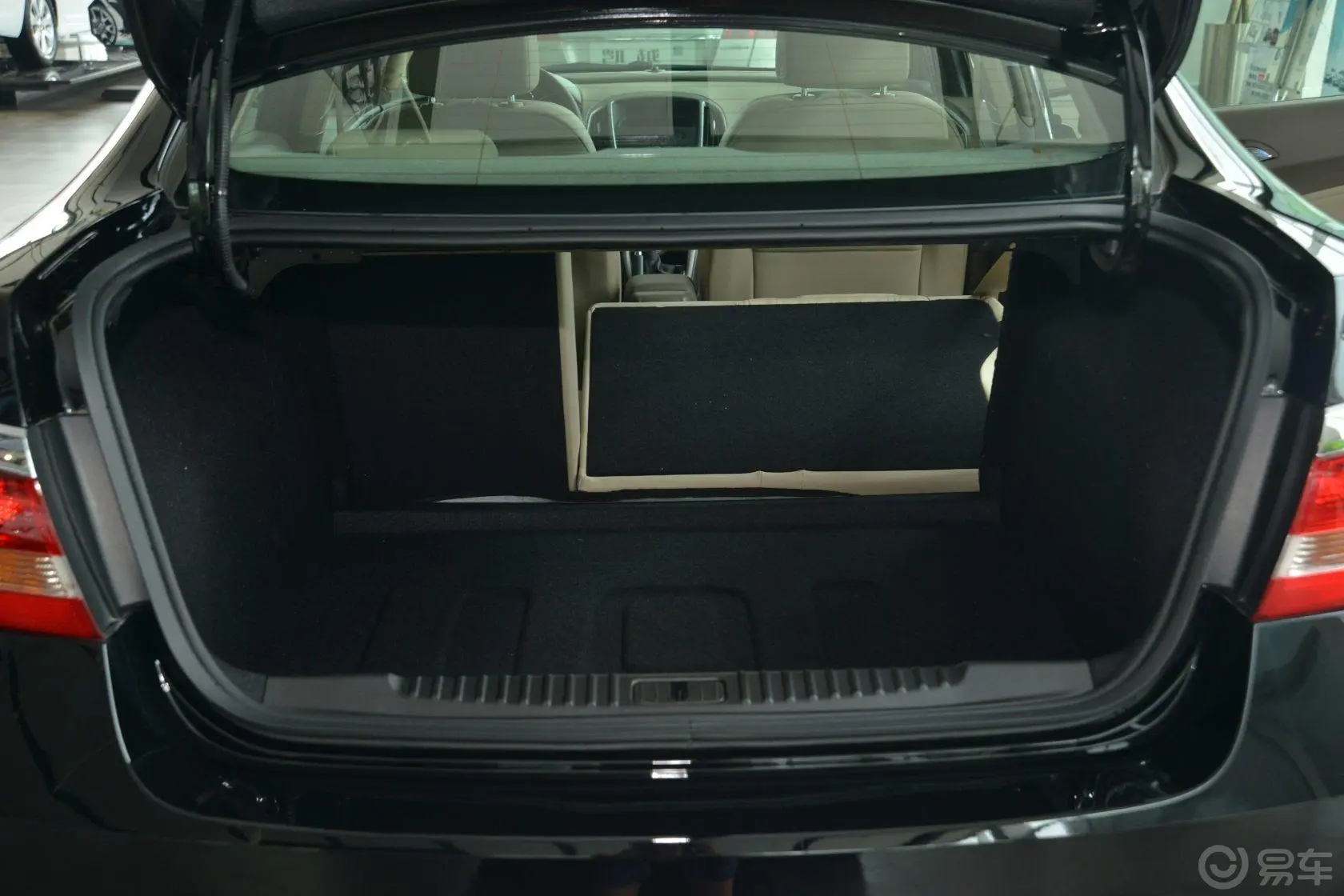 英朗GT 1.6L 手动 舒适版行李箱空间