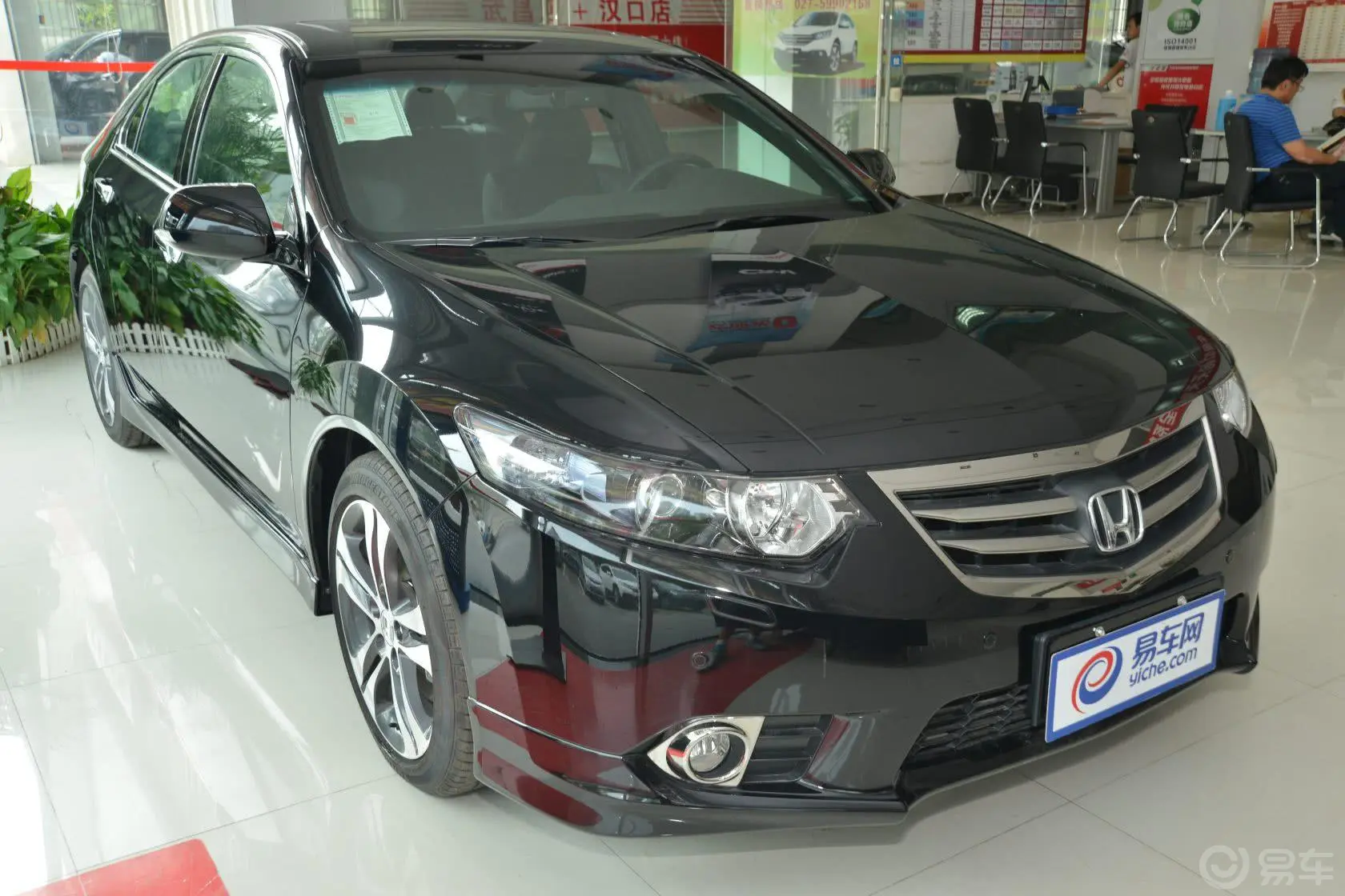 思铂睿2.4L TYPE-S正后水平