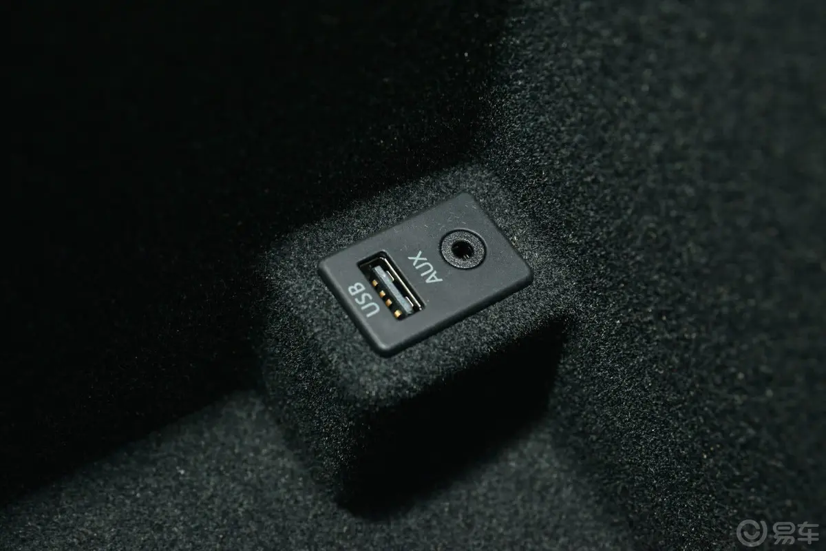 一汽-大众CC2.0T 双离合 豪华型USB接口