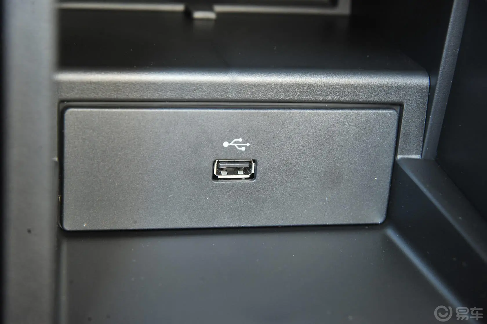 福克斯两厢 1.6L 自动 舒适型USB接口