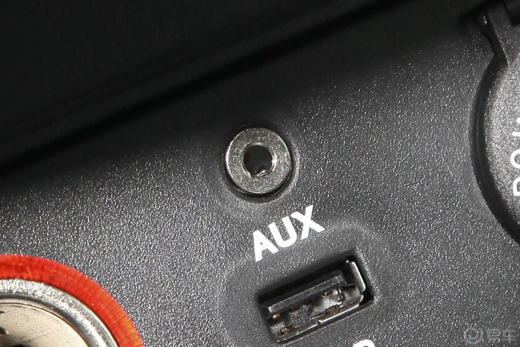 奔腾X801.8T  自动 豪华型AUX接口