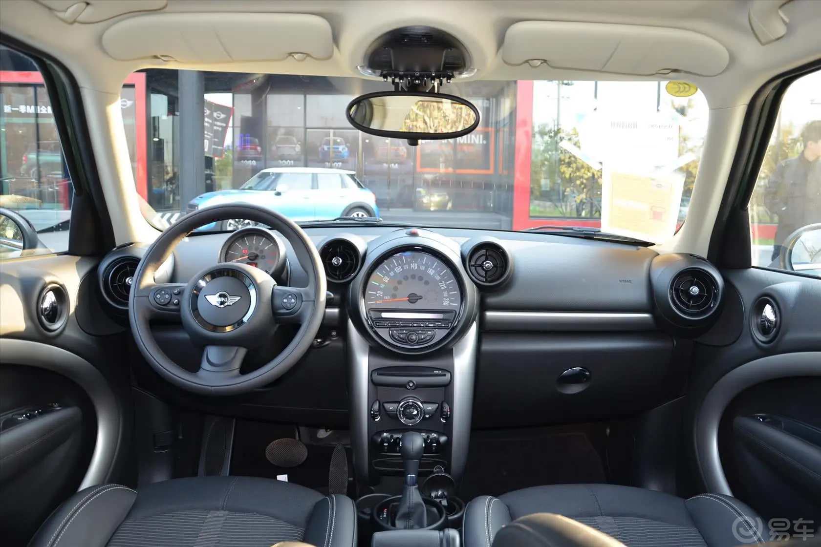 MINI COUNTRYMAN1.6L COOPER Fun内饰全景正拍