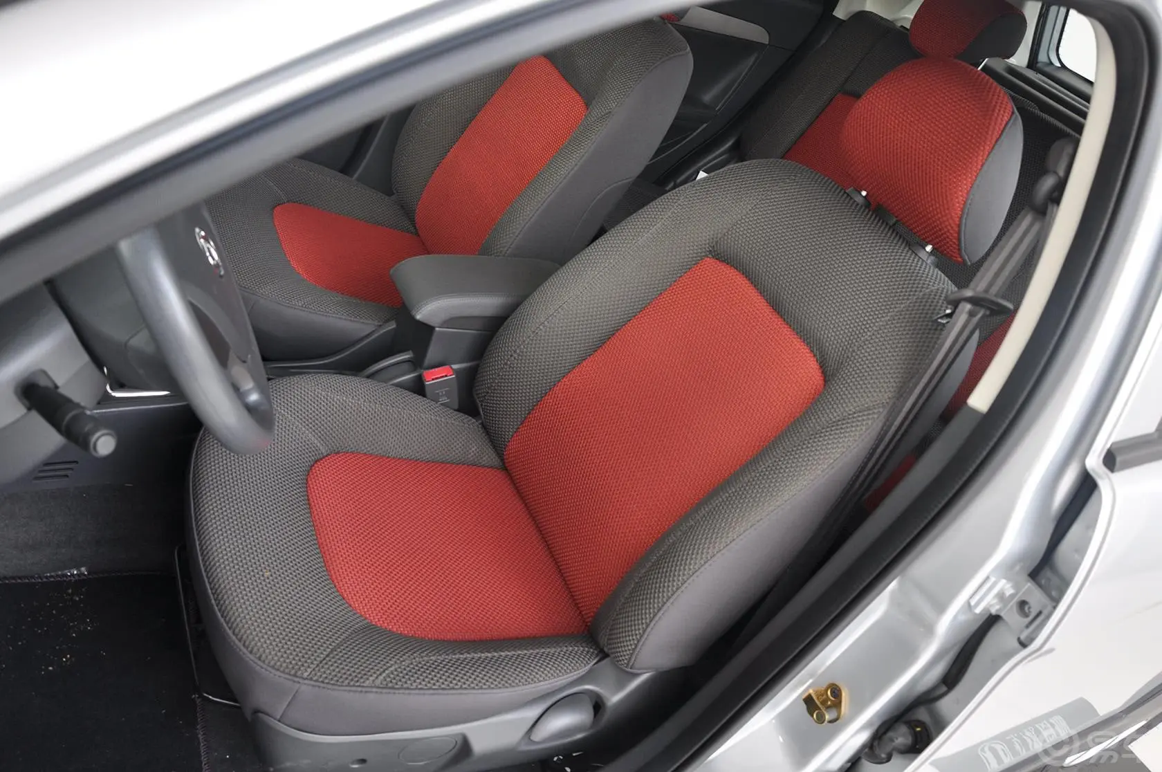 风神H30Cross 1.6L 手动 尊逸型驾驶员座椅