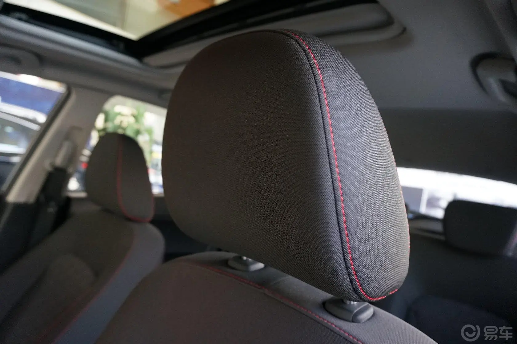 奔腾X802.0L 自动 舒适 周年纪念型驾驶员头枕
