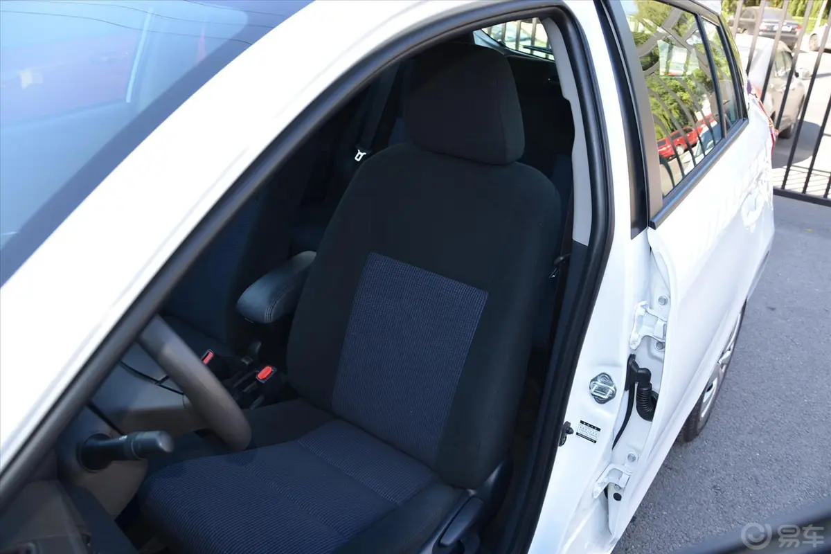 YARiS L 致炫1.5L 自动 魅动版驾驶员座椅
