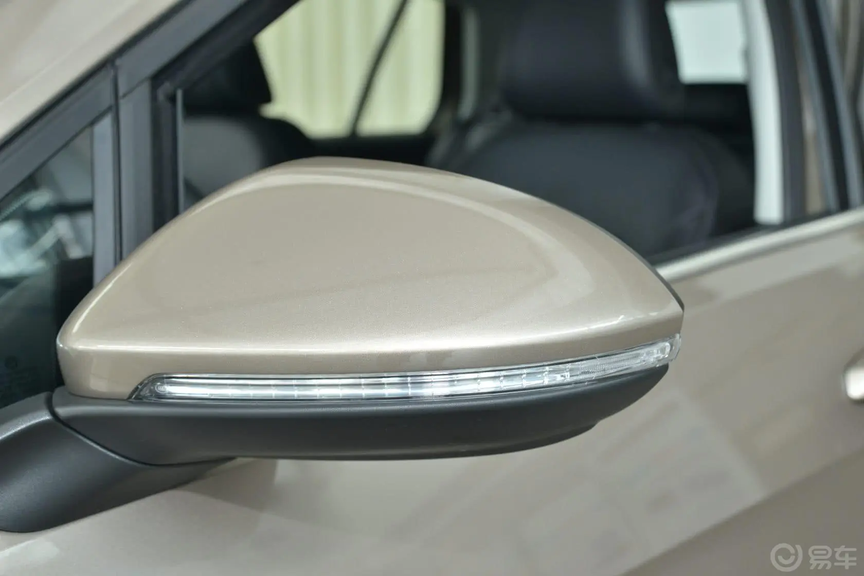高尔夫1.6L 自动舒适型后视镜转向灯（前）