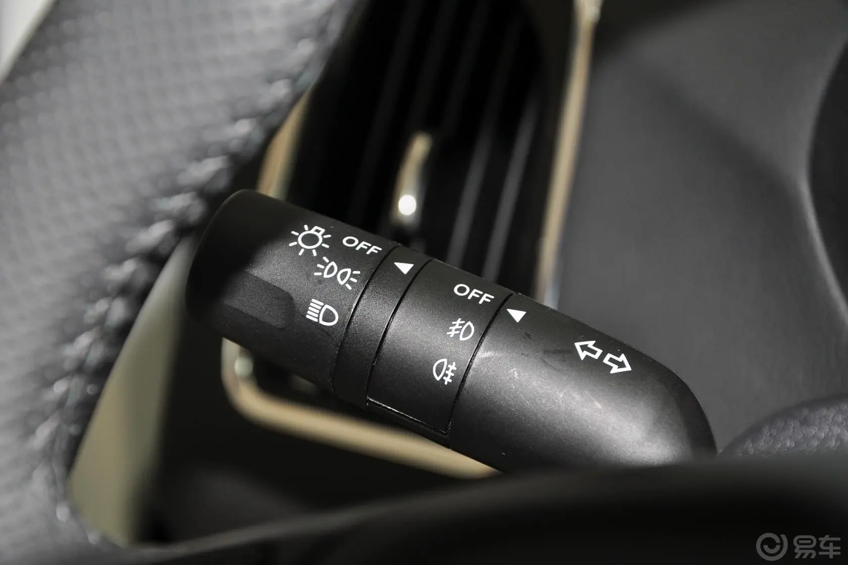 海马S51.5T CVT 舒适型运动版大灯开关