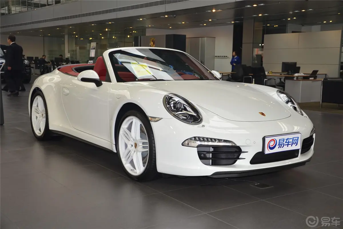 保时捷911Carrera 4S Cabriolet 3.8L侧前45度车头向右水平