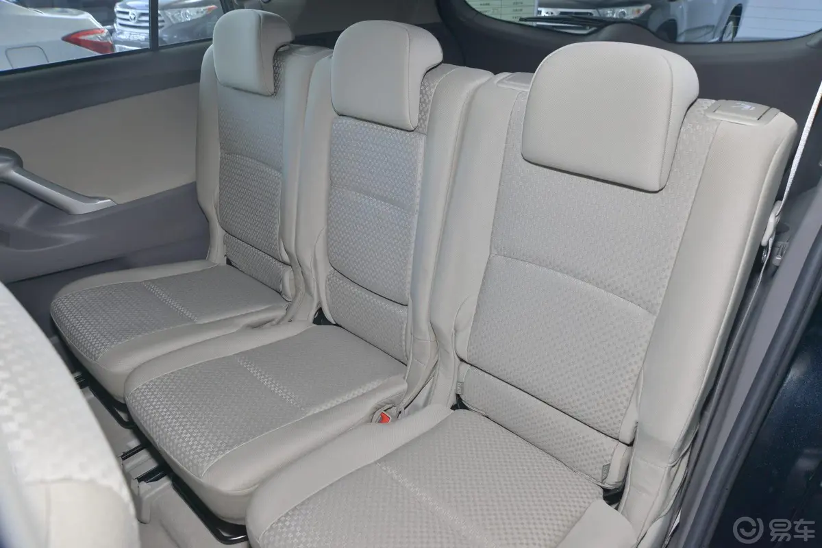 逸致1.8L CVT  180G 舒适多功能版 7座后排座椅