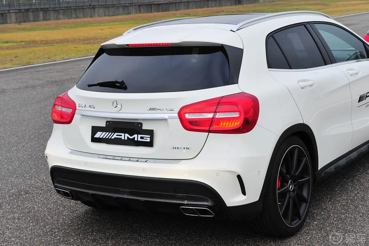 奔驰GLA AMGGLA 45 AMG 4MATIC车尾局部