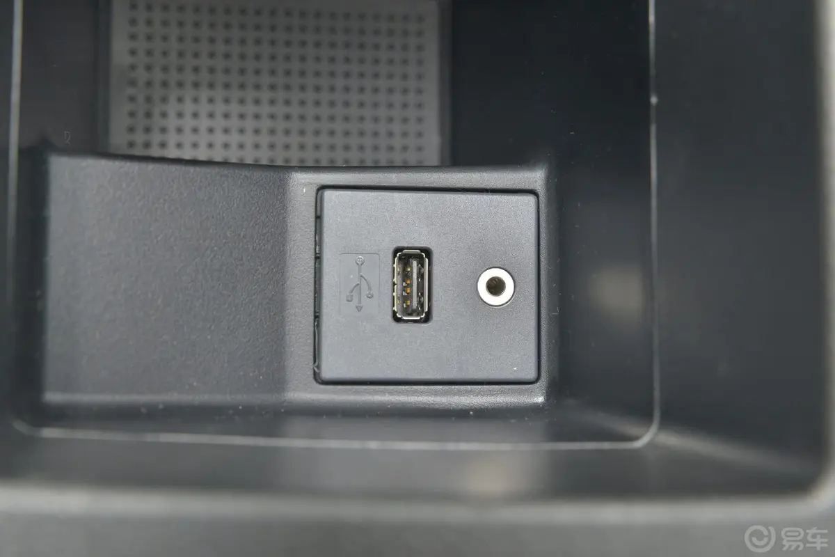 绅宝D501.5L CVT 标准版USB接口