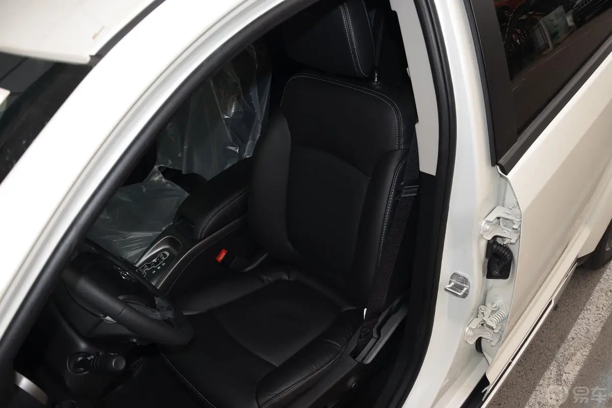 酷威2.4L 自动 两驱 旅行版驾驶员座椅