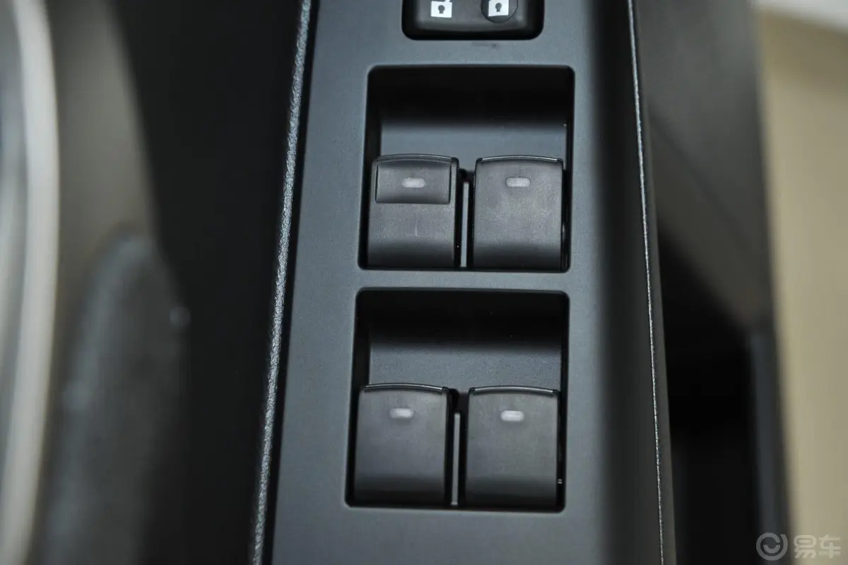 雷克萨斯CT200h 1.8L 自动 舒适版（单色）车窗升降键