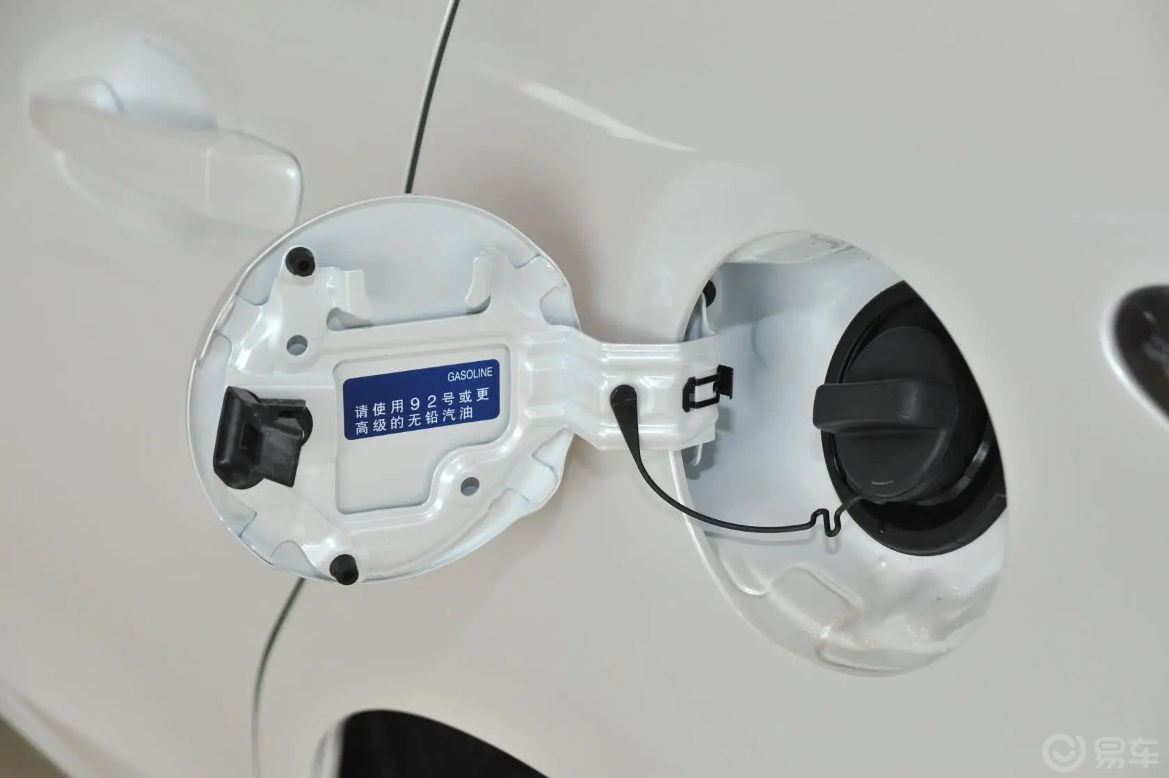 雷克萨斯CT200h 1.8L 自动 舒适版（单色）油箱盖