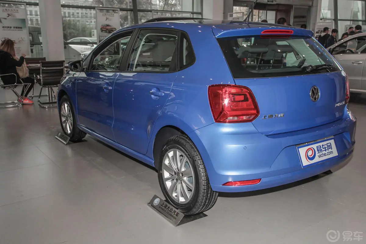 Polo1.6L 自动 舒适版侧后45度车头向左水平