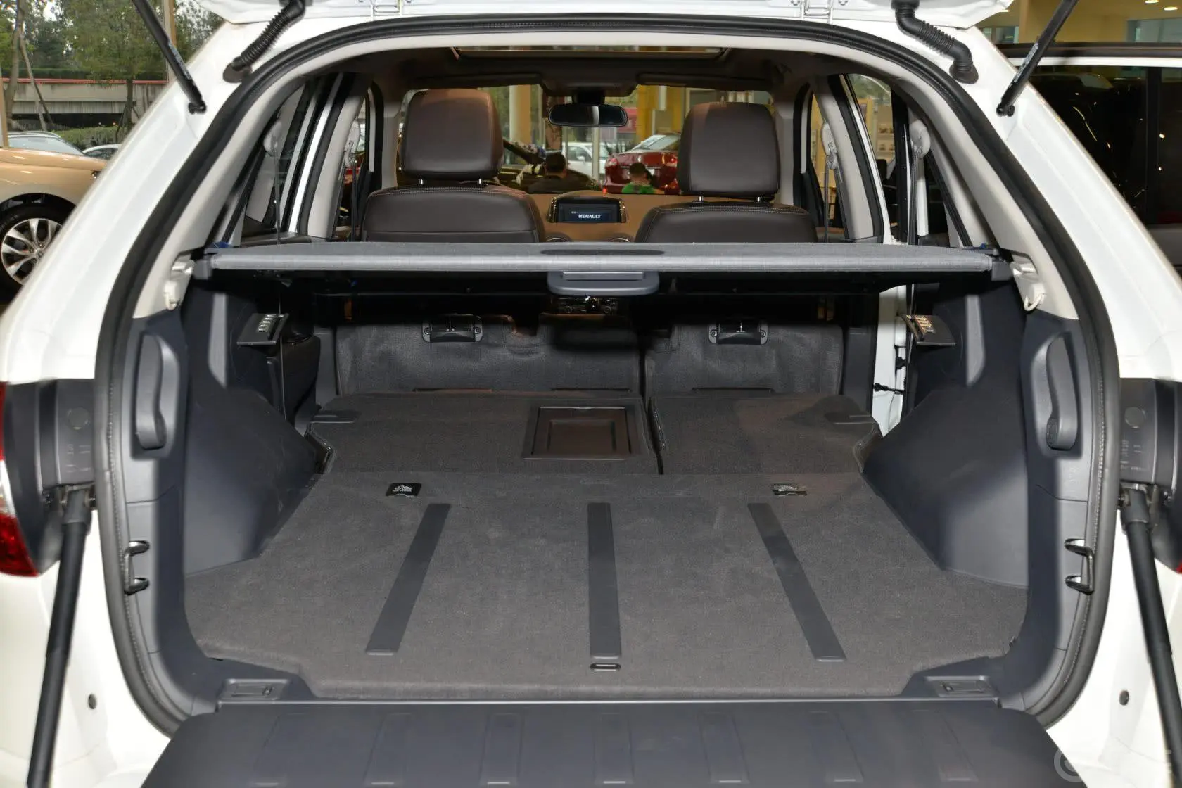 科雷傲(进口)2.5L 四驱 Touring限量版空间