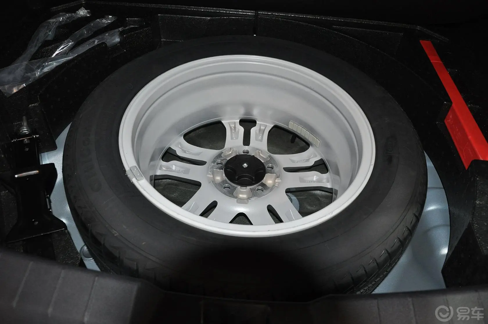 海马S51.5T CVT 豪华型运动版备胎