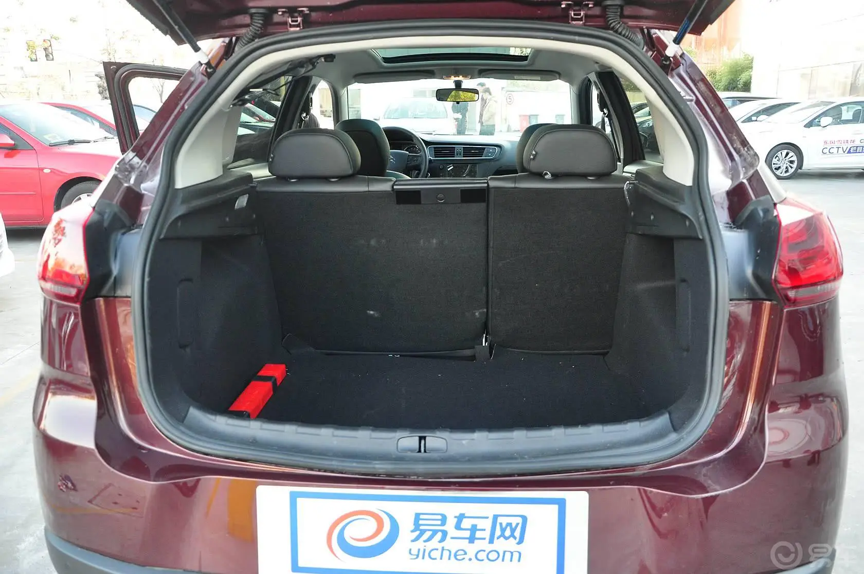 雪铁龙C3-XR1.6L 手动先锋型行李箱空间