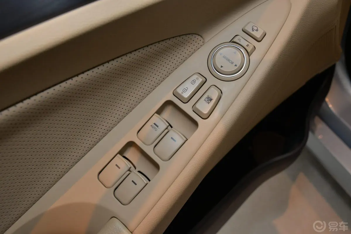 索纳塔(进口)2.0L 自动 Hybrid车窗升降键