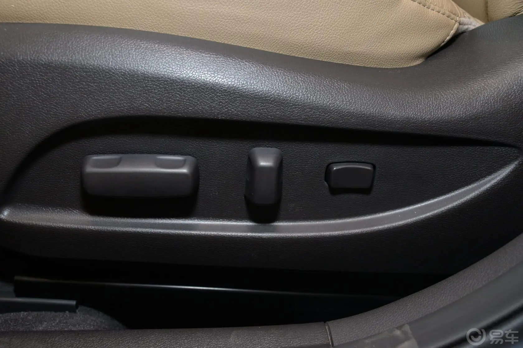 索纳塔(进口)2.0L 自动 Hybrid座椅调节键