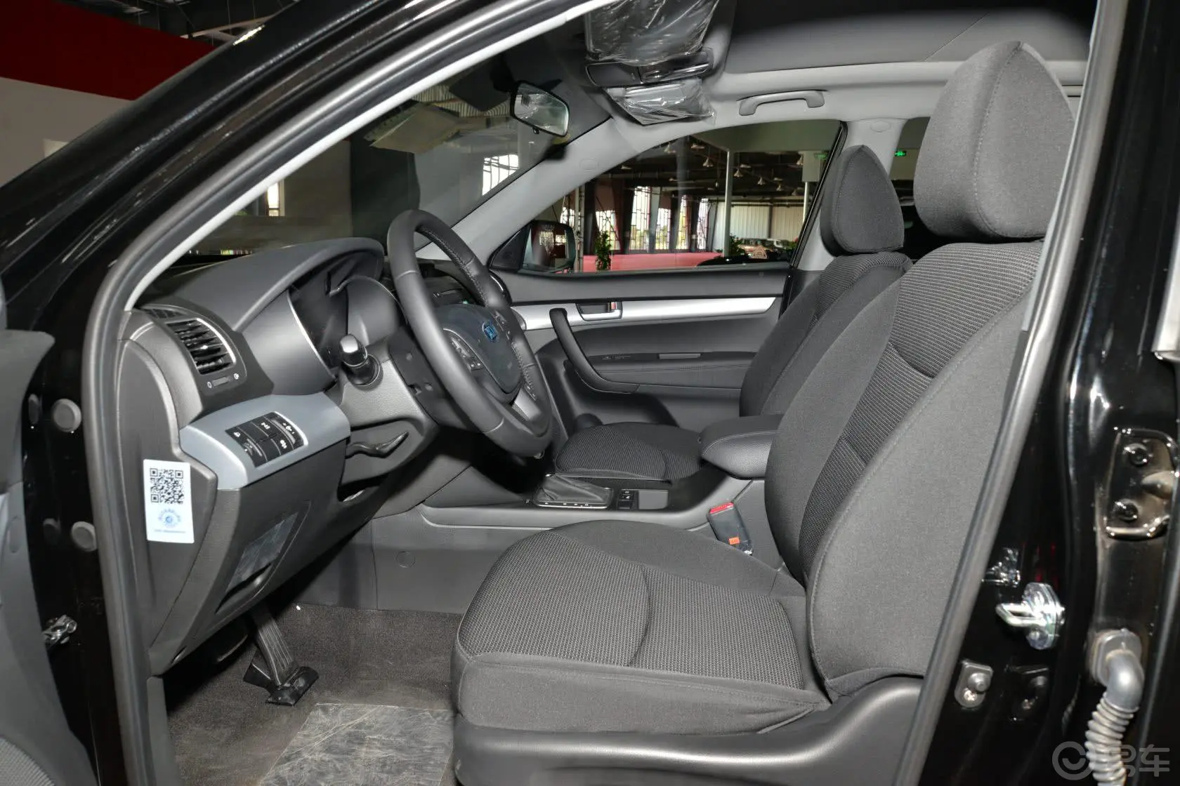 索兰托2.4L 汽油 舒适版 五座前排空间