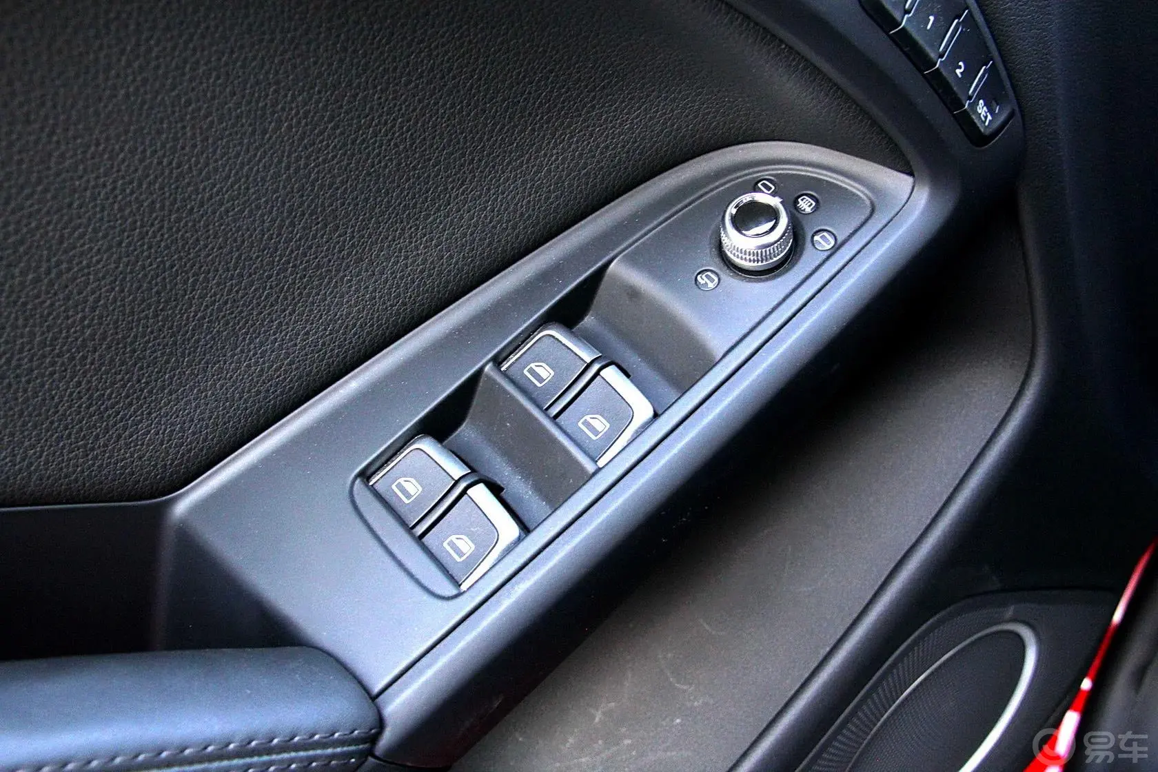 奥迪S5Cabriolet 3.0T车窗升降键