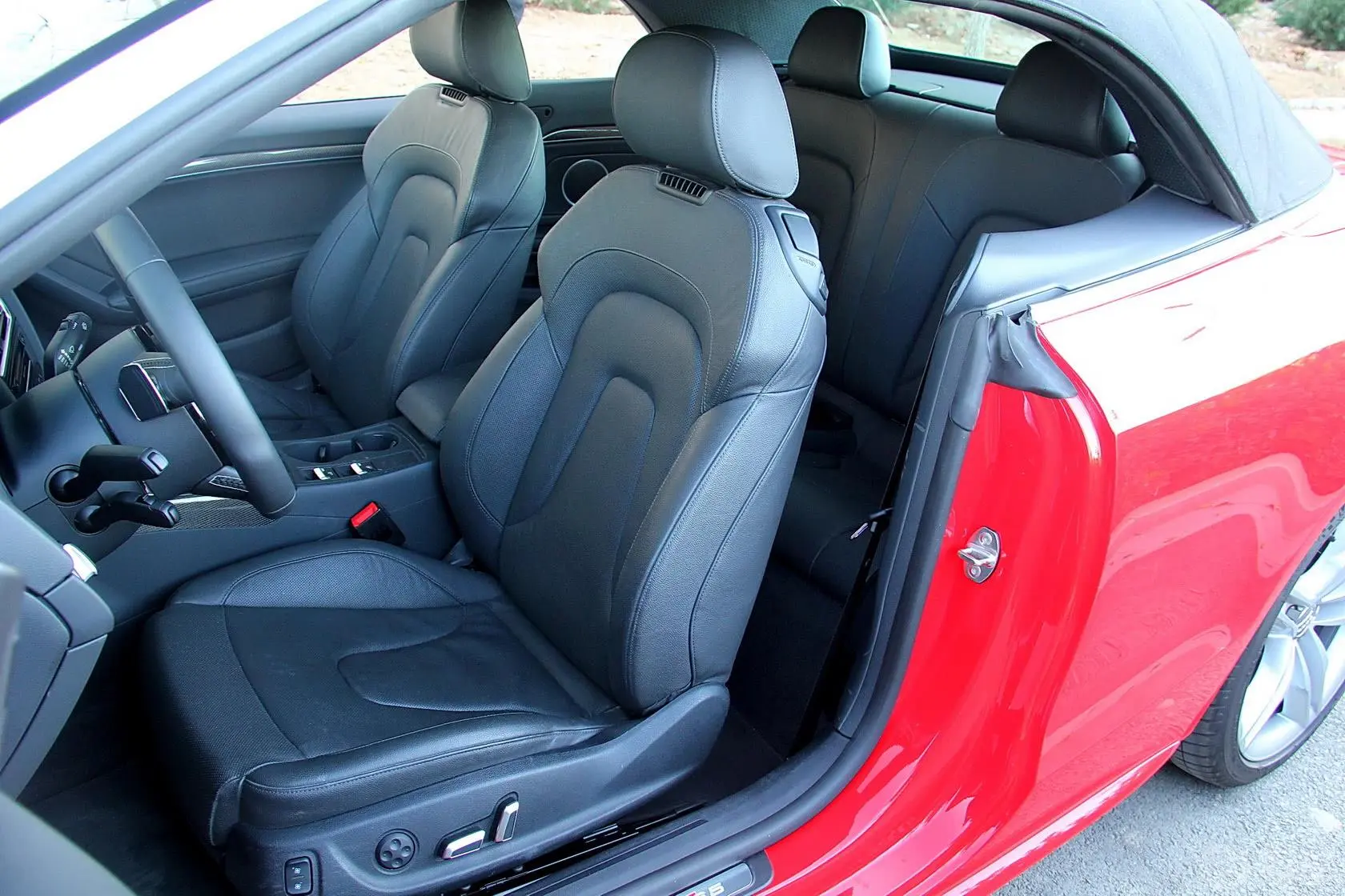 奥迪S5Cabriolet 3.0T驾驶员座椅