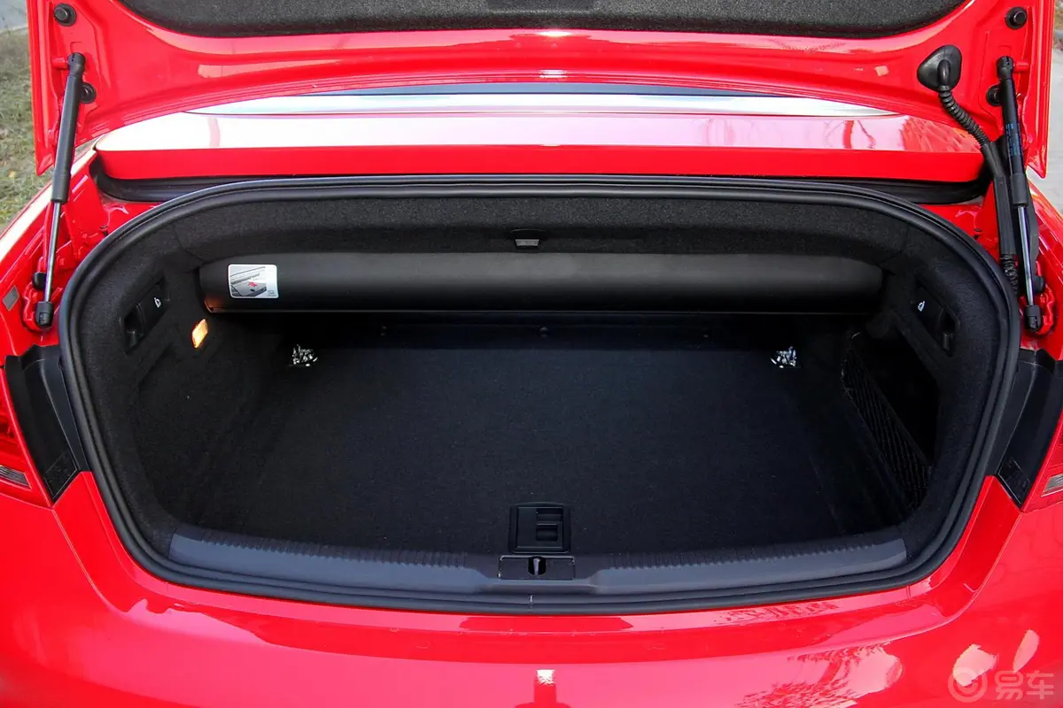 奥迪S5Cabriolet 3.0T行李箱空间