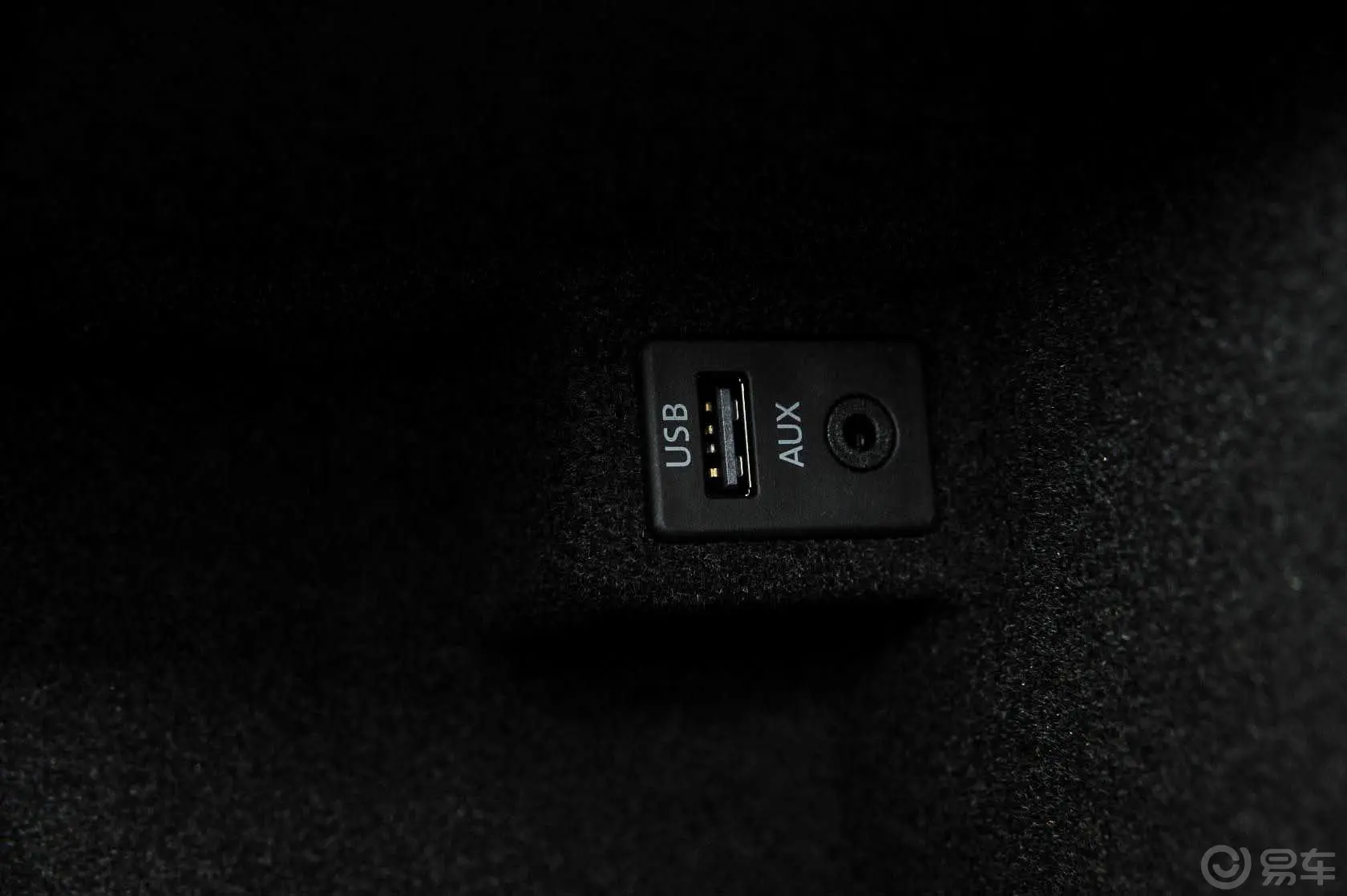 一汽-大众CC1.8T 双离合 豪华型USB接口