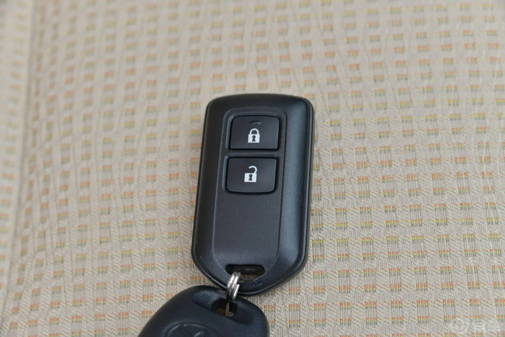 威驰1.5L 手动 智享版钥匙