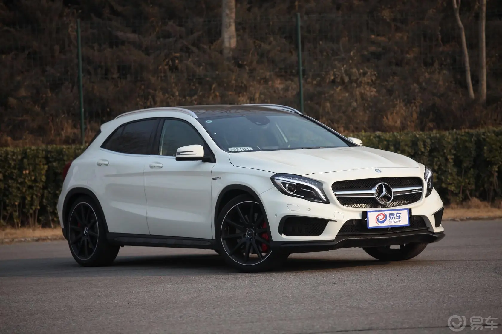 奔驰GLA AMGGLA 45 AMG 4MATIC侧前45度车头向右水平