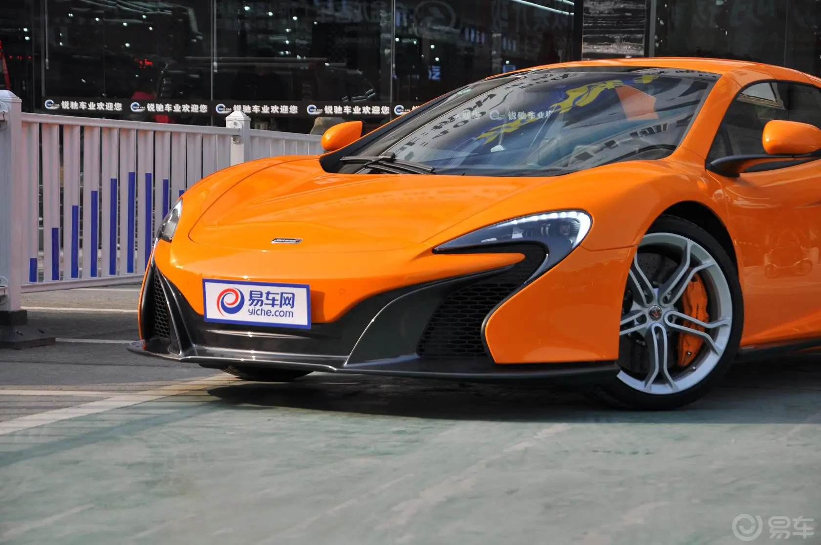 迈凯伦650S3.8T Spider车头局部