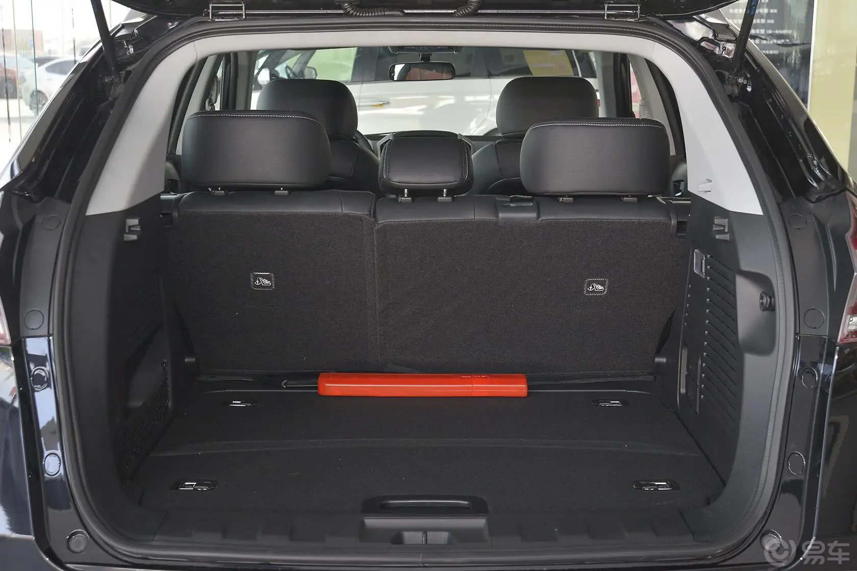 优6 SUV1.8T 时尚型行李箱空间
