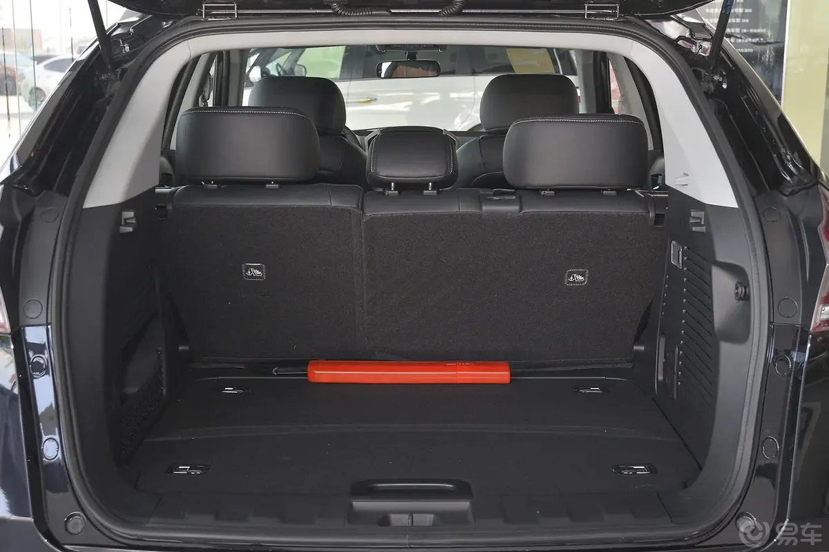 优6 SUV1.8T 时尚型行李箱空间