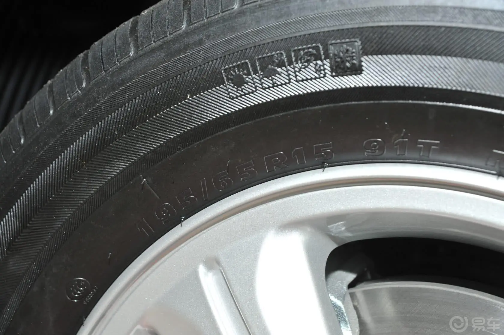 福瑞迪1.6L 手动 GL轮胎规格