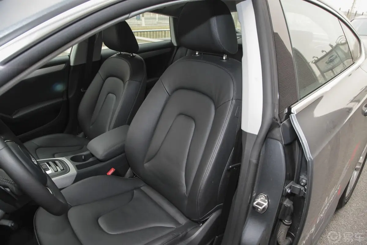 奥迪A5Sportback 40 TFSI风尚版驾驶员座椅